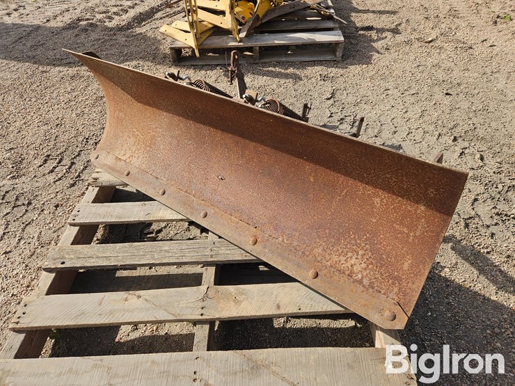 46"-blade-lawn-tractor-attachment-image-11