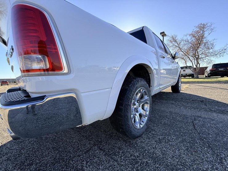 2016-dodge-1500-image-16