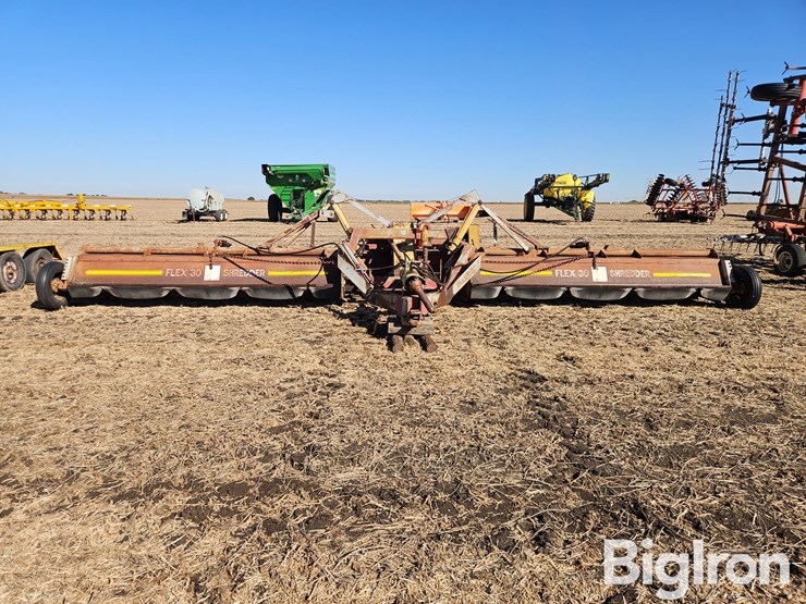 m-c-30sfp-30'-hydraulic-fold-flail-shredder-image-2