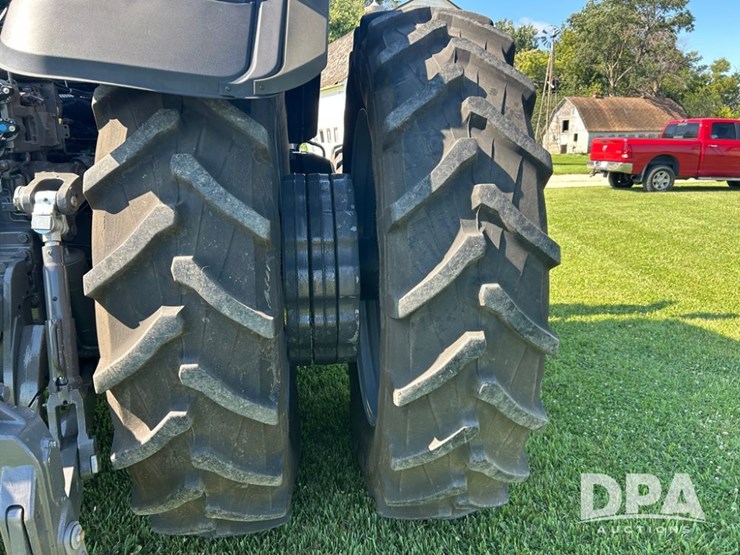 2022-massey-ferguson-8735s-image-25