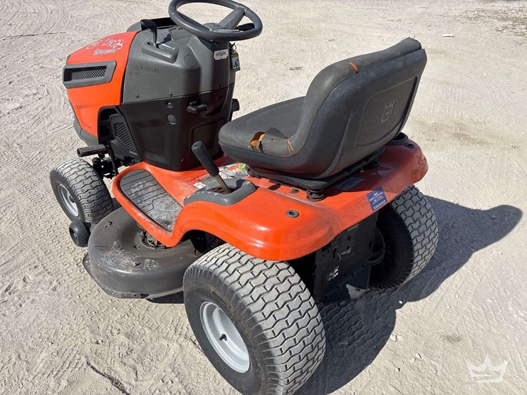 husqvarna-42in-riding-mower-image-4