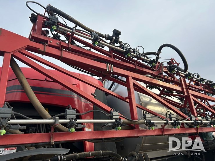 2020-case-ih-patriot-4440-image-41