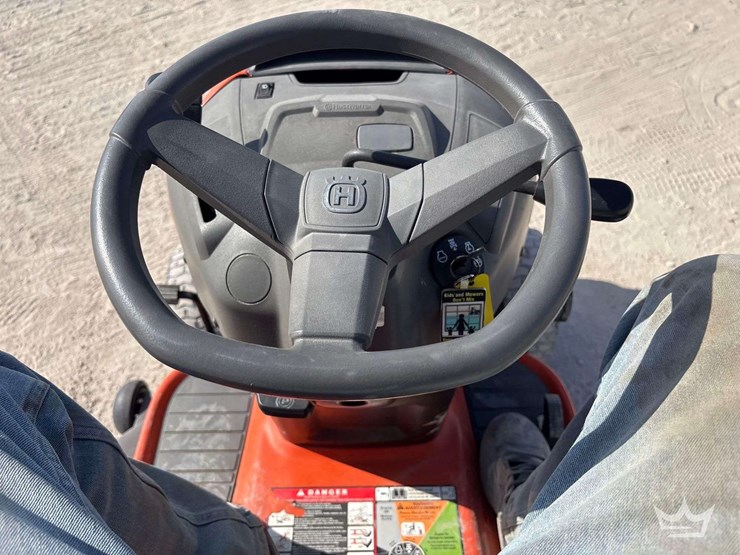 husqvarna-42in-riding-mower-image-5