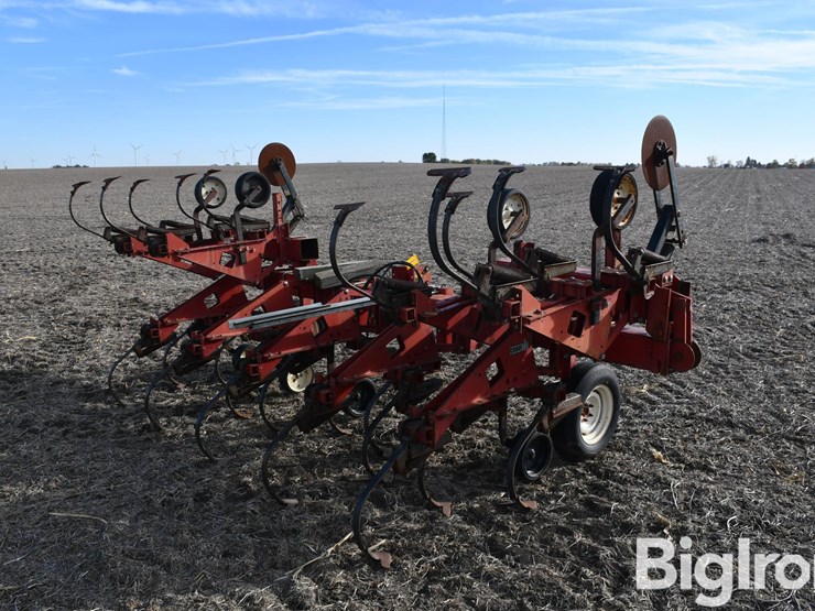 international-183-image-5