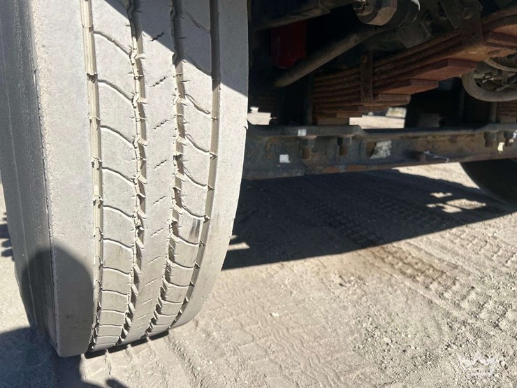 1999-international-f-4900-t/a-cab-and-chassis-truck-image-27