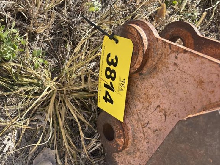 #3814-•-approx.-12"-tooth-bucket-image-8