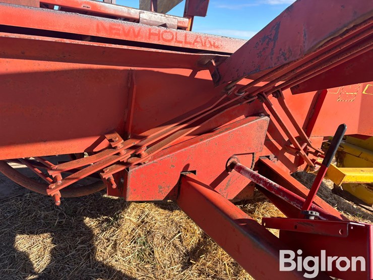 new-holland-1032-image-11