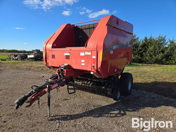 2005-case-ih-rbx562-image-1