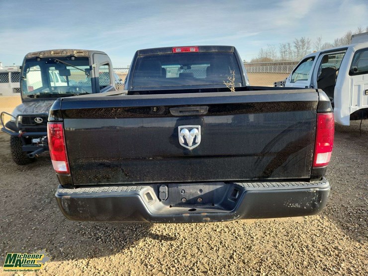 2014-dodge-1500-image-19