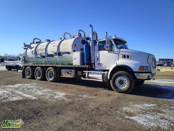 2005-sterling-lt9500-image-2