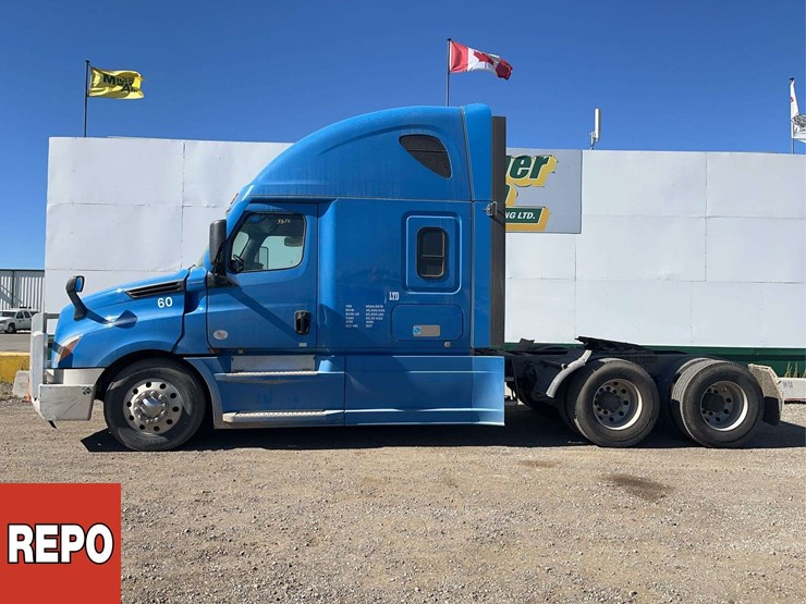 2022-freightliner-cascadia-t/a-sleeper-tractor-image-7