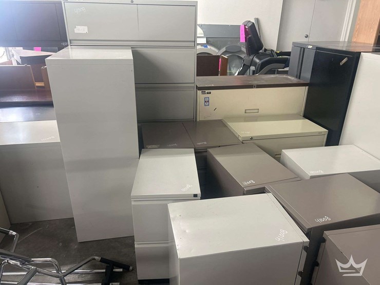 filing-cabinets-and-metal-shelves-image-2