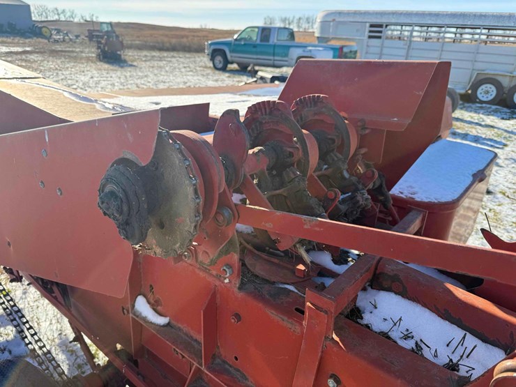 new-holland-273-image-6