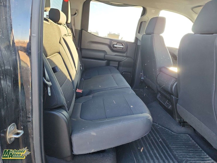 2019-chevrolet-silverado-1500-image-18