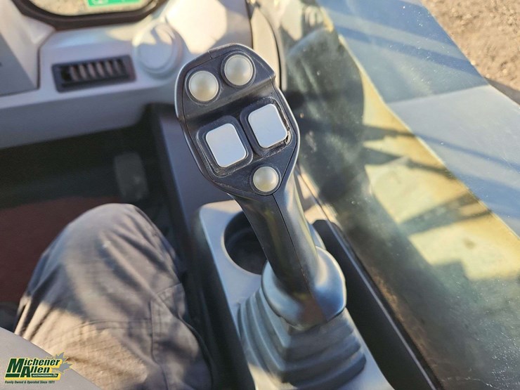 2014-volvo-mct135c-image-30