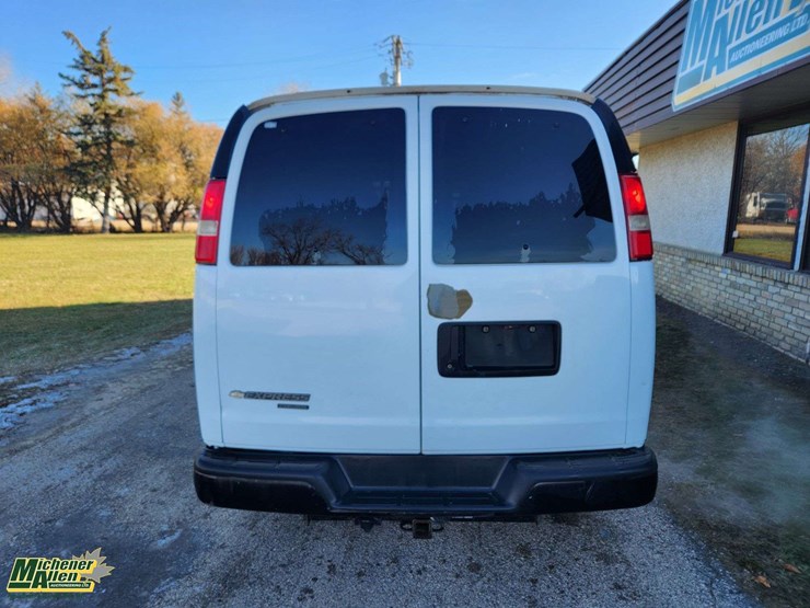 2012-chevrolet-express-2500-image-7