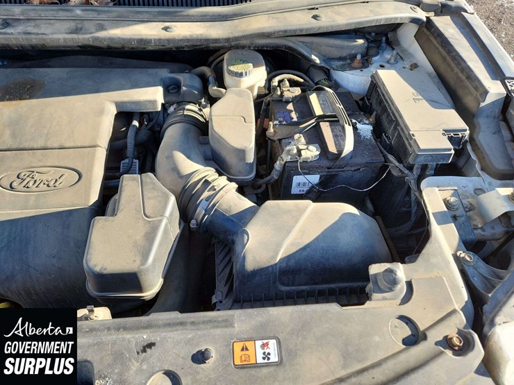 2016-ford-explorer-image-26