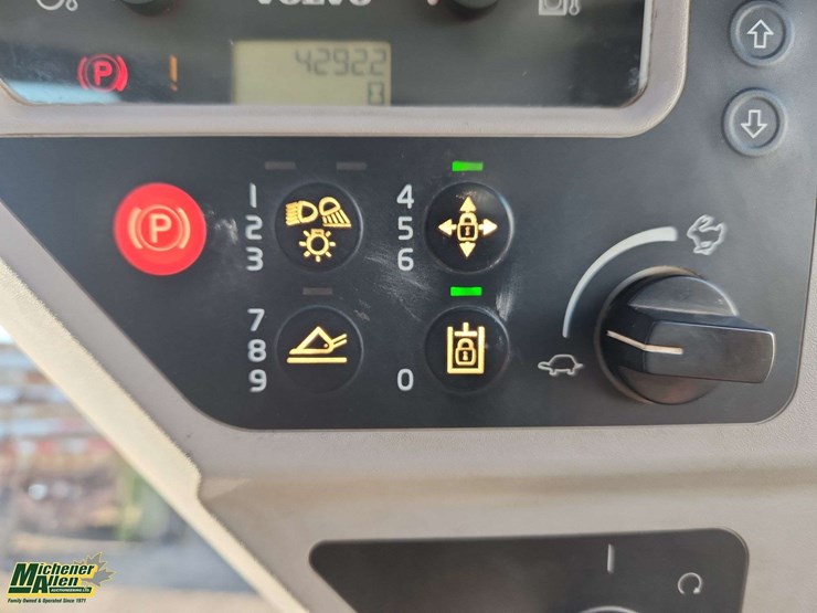 2014-volvo-mct135c-image-26