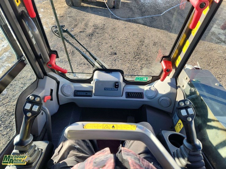 2014-volvo-mct135c-image-23