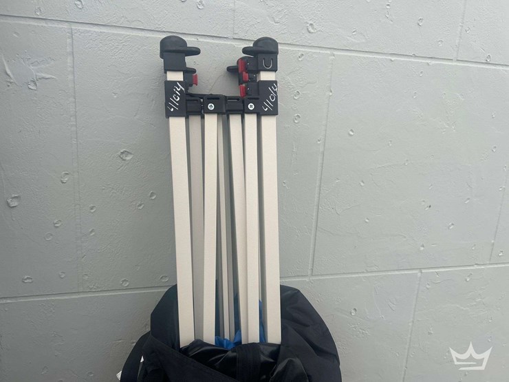 large-pop-up-tent-image-2