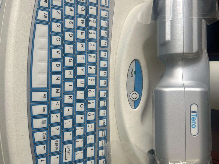 cadent-itero-digital-intraoral-scanner-image-2