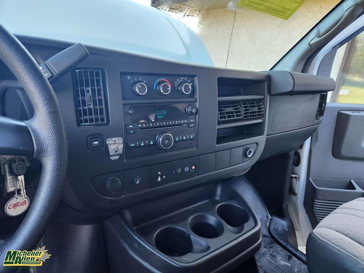 2012-chevrolet-express-2500-image-24