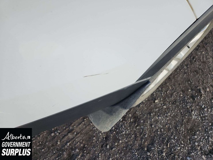 2016-ford-explorer-image-38