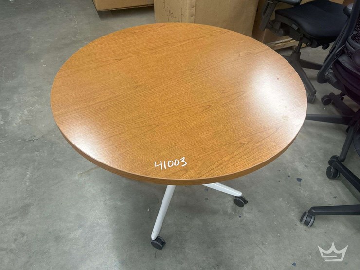 wooden-side/end-and-round-tables-image-1