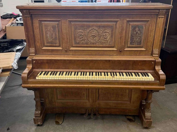 upright-piano-image-1