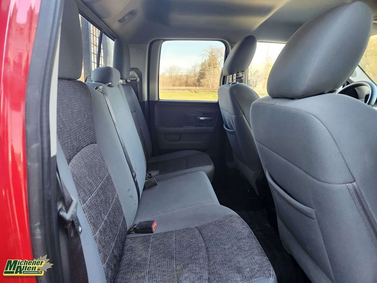 2015-dodge-1500-image-38