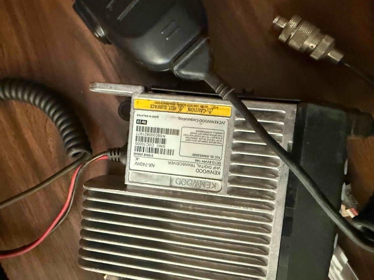 motorola/kenwood-radios-image-12