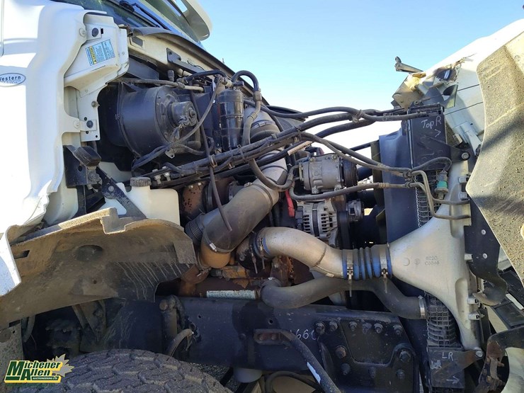 2005-sterling-lt9500-image-6