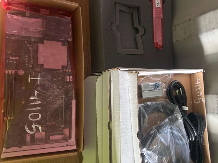 copper-wire-and-brackets-image-2