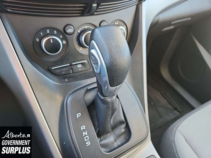 2014-ford-escape-se-image-10