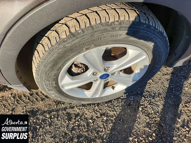 2014-ford-escape-se-image-28