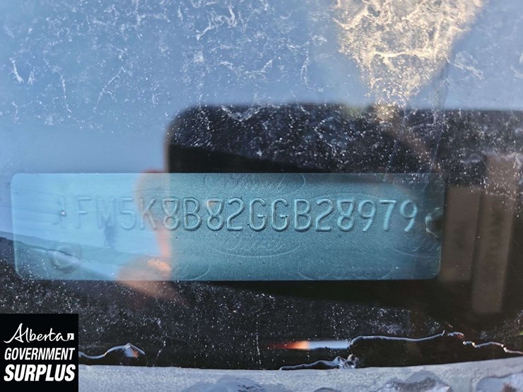 2016-ford-explorer-image-6