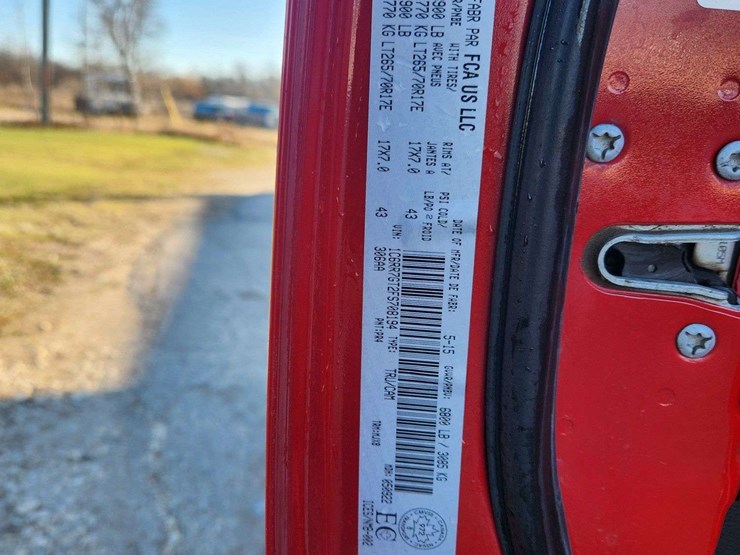 2015-dodge-1500-image-22