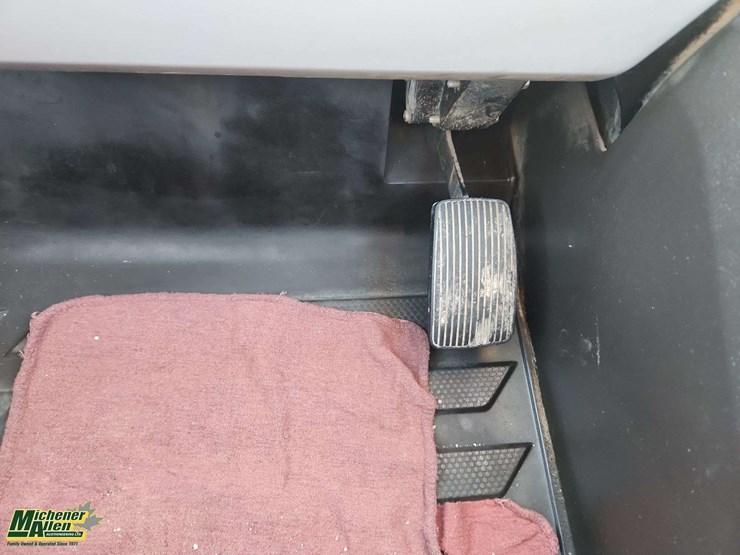 2014-volvo-mct135c-image-32