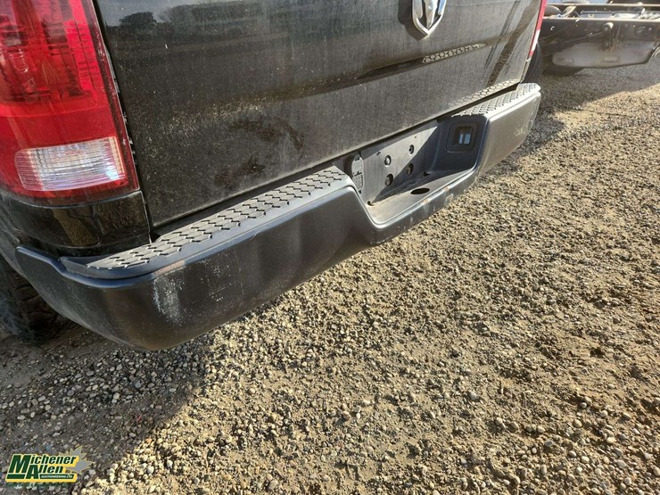 2014-dodge-1500-image-29