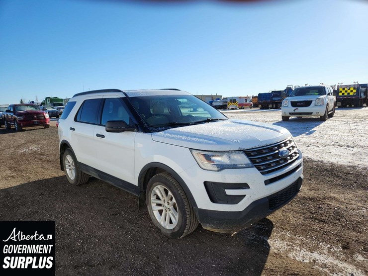 2016-ford-explorer-image-2