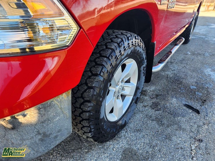 2015-dodge-1500-image-14