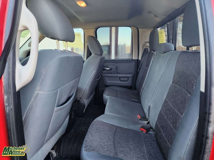 2015-dodge-1500-image-33