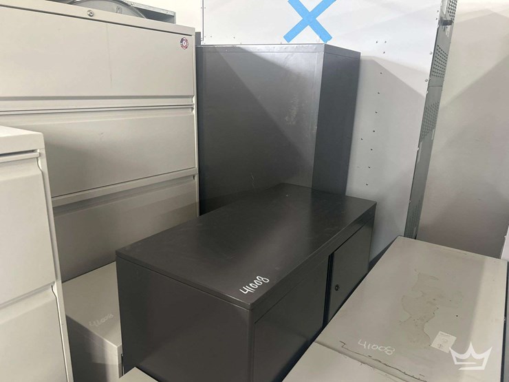 filing-cabinets-and-metal-shelves-image-8