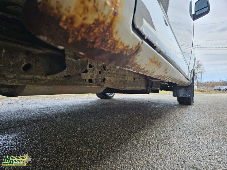 2011-chevrolet-express-1500-image-11