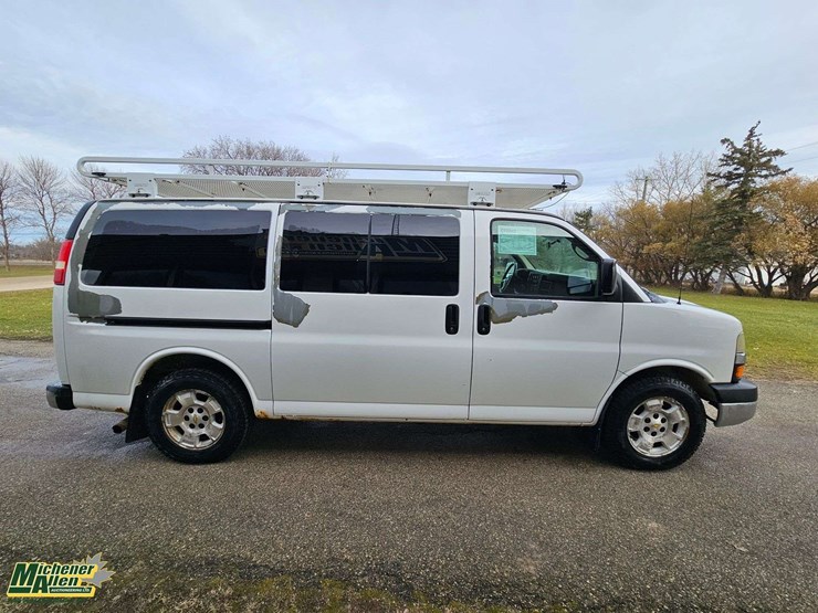 2011-chevrolet-express-1500-image-5
