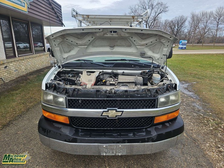 2011-chevrolet-express-1500-image-17