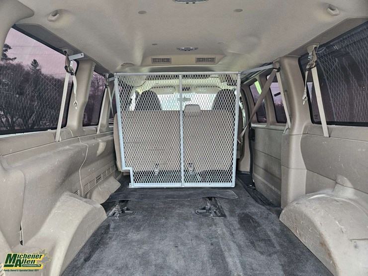 2011-chevrolet-express-1500-image-8