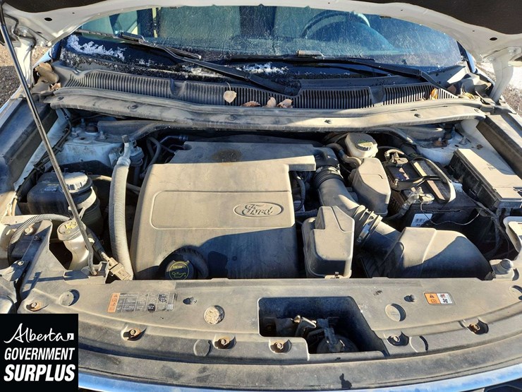 2016-ford-explorer-image-25