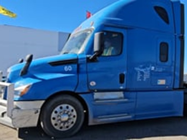 2022-freightliner-cascadia-t/a-sleeper-tractor-image-5