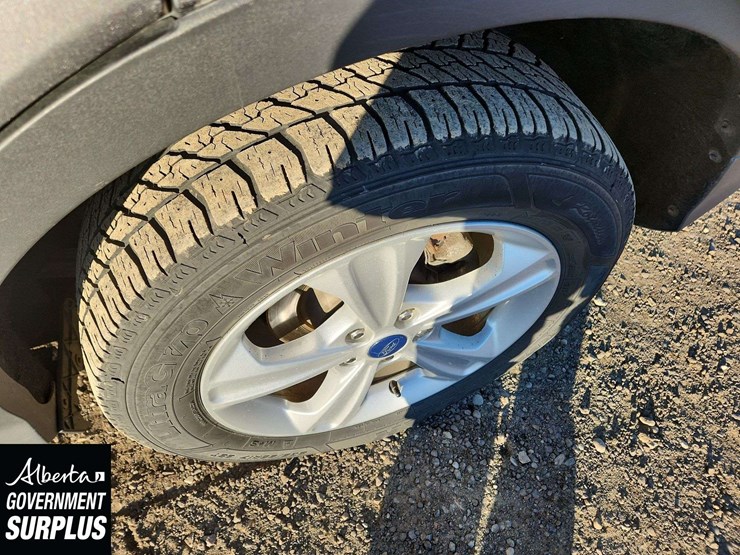 2014-ford-escape-se-image-29